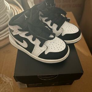 Jordan Kids Black and White Sneakers - Size 6C